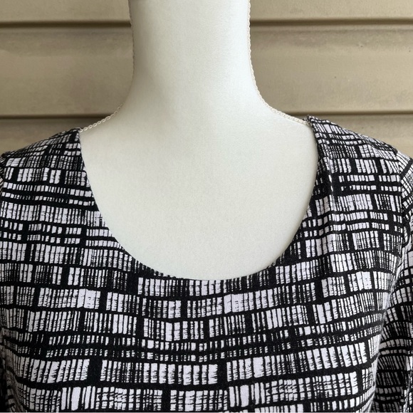 •Cynthia Rowley• Black/White Patterned Career Dress - Size Medium - Picture 3 of 7